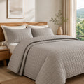 Solvessas™ WarmContour Quilted Bedspread